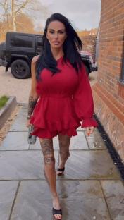 Katie Price sparks concern again with shrinking frame as she poses in tiny pyjama set 3