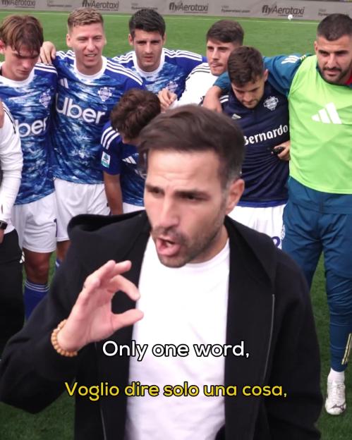 Cesc Fabregas giving a team talk to players in blue Como 1907 jerseys, with the overlay text "Only one word, Voglio dire solo una cosa,"