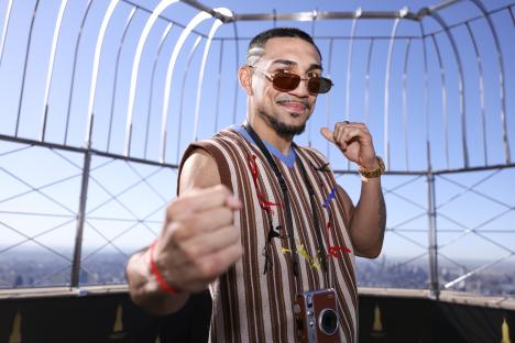 Teofimo Lopez posing at the Empire State Building.
