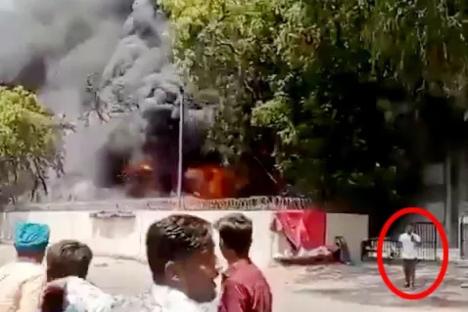 Moment miracle Brit survivor of Air India jet heads BACK to burning wreck to rescue brother saying ‘I have to save him’