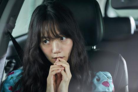 Bae Doona Goes From Gloomy To Glowing After Catching A Love &#8220;Virus&#8221; In New Film 3