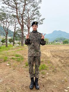 Hyungwon Becomes 5th MONSTA X Member To Be Discharged From The Military 3