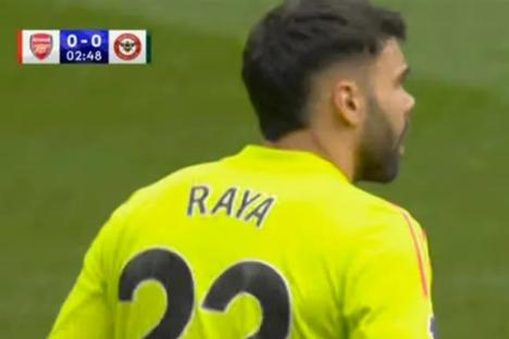 Arsenal star David Raya forced into emergency kit change before Brentford clash