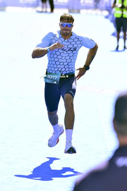 Boxer Tommy Fury running in the French Riviera T100 Triathlon.