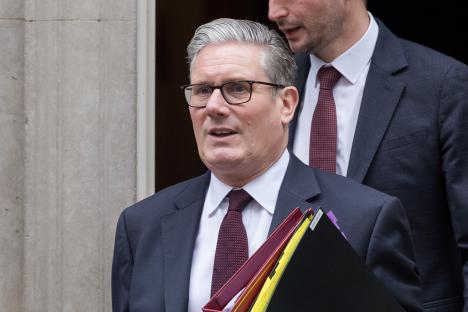 Keir Starmer doubles down on Israeli ministers’ sanctions  despite being slammed by US