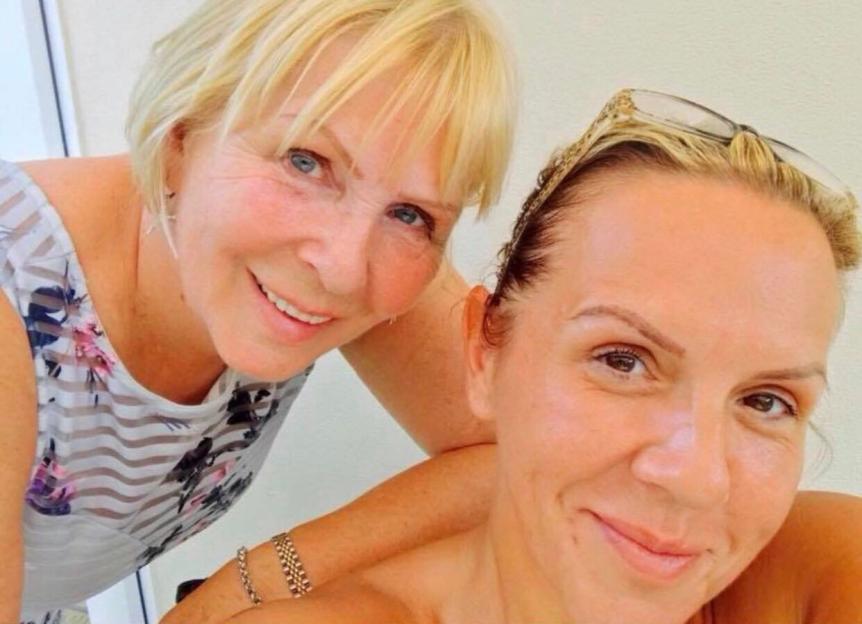 Linda Calvey with her daughter Melanie.
