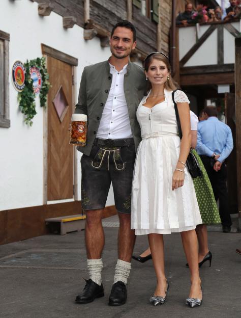 Mats Hummels and his wife Cathy at Oktoberfest.