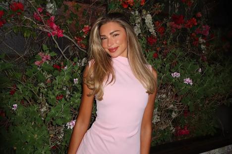 Zara McDermott shares first snap from Costa Rica after Louis Tomlinson paid for her to jet out first class