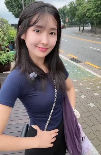 Portrait of influencer Yoon Ji-ah.