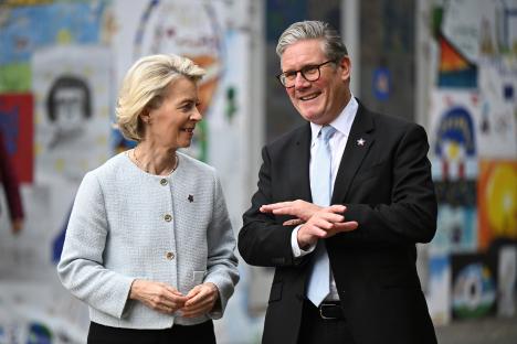 Keir Starmer makes HUGE concession as Brexit ‘surrender’ deal agreed – with UK dragged back into shackles of Europe