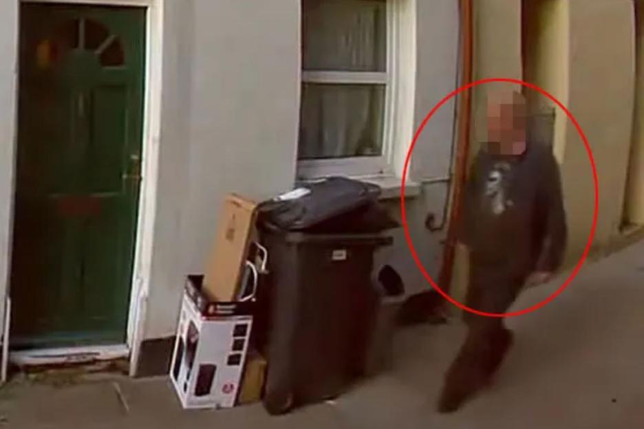 Vile moment mystery man is caught on CCTV dropping his trousers & doing a POO on woman’s doorstep in broad daylight