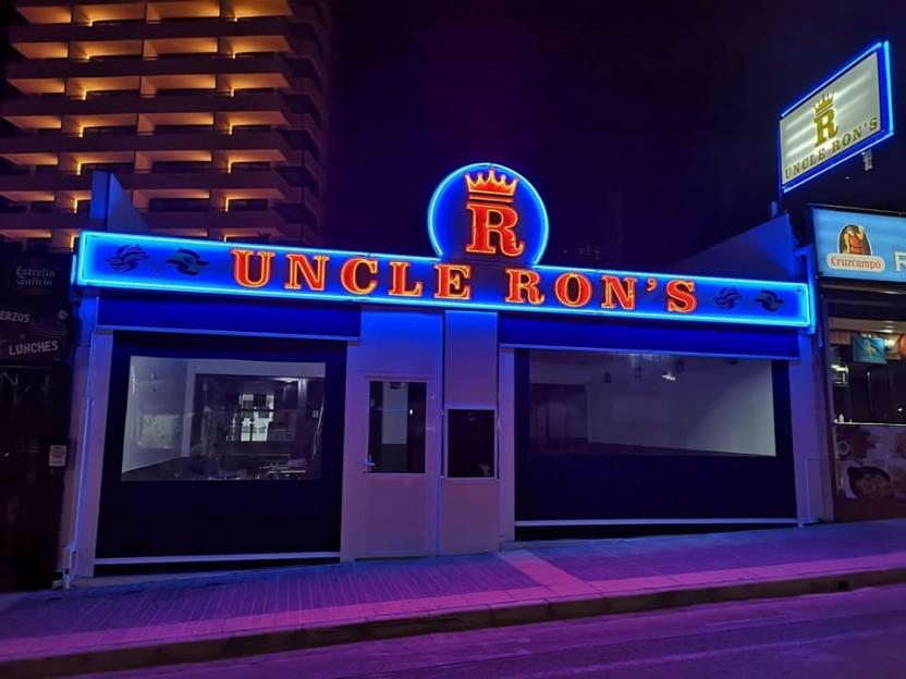 Uncle Ron's cafe at night.