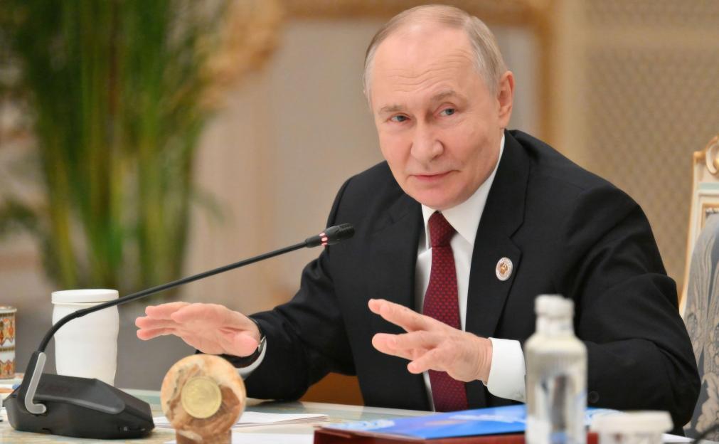 Dushanbe, Tajikistan. 10th Oct, 2025. Russian President Vladimir Putin, delivers remarks during the Council of Heads of State of the Commonwealth of Independent States summit meeting at the Palace of the Nation, October 10, 2025 in Dushanbe, Tajikist