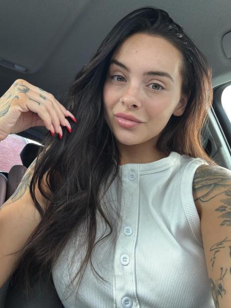 Melissa Stacey, MAFS UK star's ex, poses for a selfie in a car.
