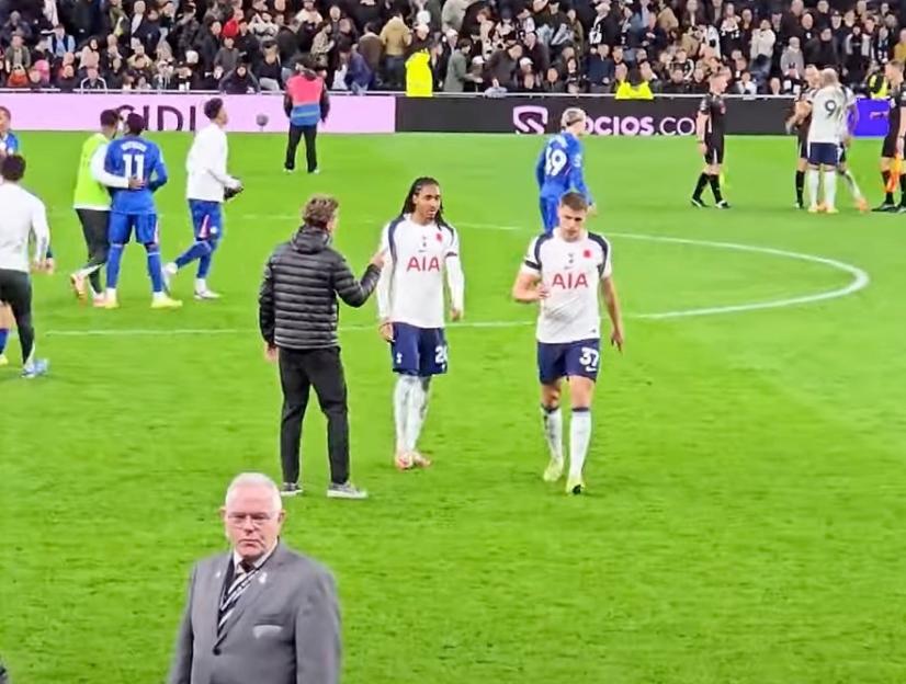 Tottenham Stars Hilariously Ignore Boss's Handshake While Thomas Frank Delivers a Stinging Death Stare!