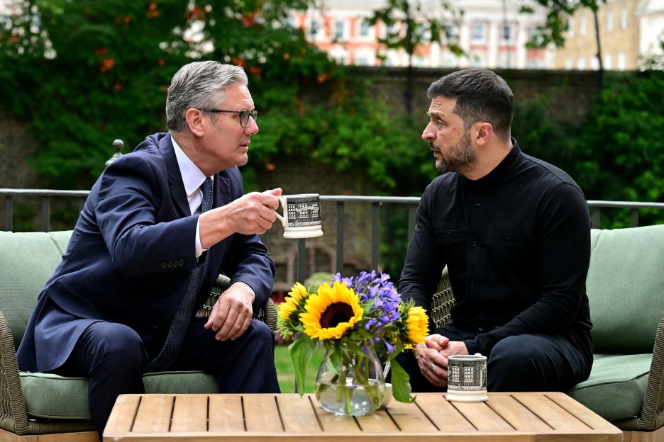 Keir Starmer and Volodymyr Zelenskyy in conversation at 10 Downing Street.