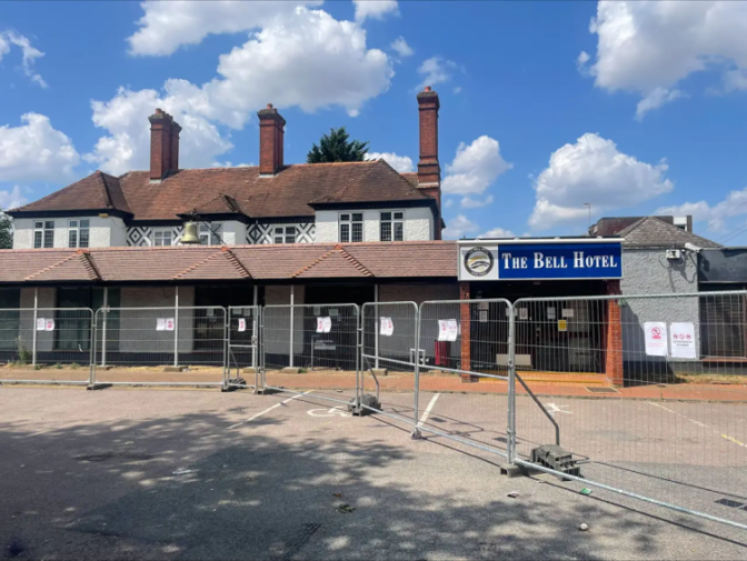 Migrant who punched, kicked & slapped four people inside Epping’s Bell hotel is jailed