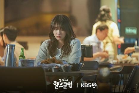 Lee Jun Young Breaks His Clean-Eating Rule While Jeong Eun Ji Sits In Silence In “Pump Up The Healthy Love” 5