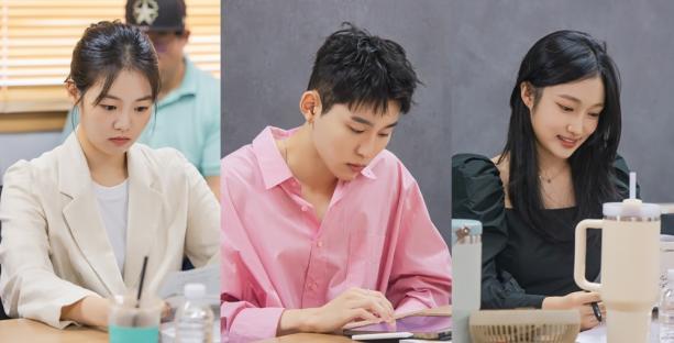 Watch: Girls' Generation's Seohyun, 2PM's Taecyeon, And More Impress At Script Reading For “The First Night With The Duke” 3