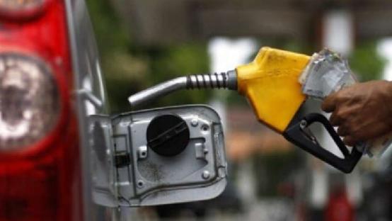 Why Nigerians can’t get cheaper fuel amid crude price drop – Refiners
