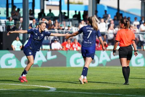ESTORIL, PORTUGAL - MAY 21: Ella Toone of Manchester United celebrates scoring her team's second goal with teammate Celin Bizet during the Group 2 match between AS Roma and Manchester United in the World Sevens Football on day one at Estadio Antonio Coimbra da Mota on May 21, 2025 in Estoril, Portugal. (Photo by Gualter Fatia/World Sevens Football via Getty Images)
