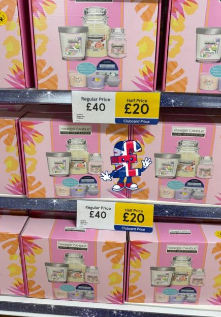 Great for Xmas pressies Tesco fans say after spotting half-price Yankee Candle bundles with 6 full-sized items in it, , TAKEN WITH NO PERMISSION
https://www.facebook.com/photo/?fbid=1156636519833084&set=a.452805233549553