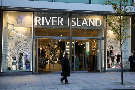 ‘I can feel the blisters’ shoppers cry as River Island is latest high street store to jump on ‘painful’ 90s shoe trend