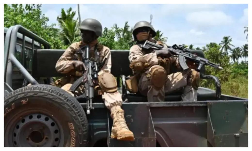 Kwara: Nigerian Army arrests five suspected criminals with six concealed AK-47 rifles