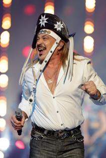 Wagner Carrilho performing at The X Factor final.