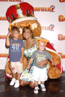 Jade Goody with her two sons at the Garfield 2 premiere.