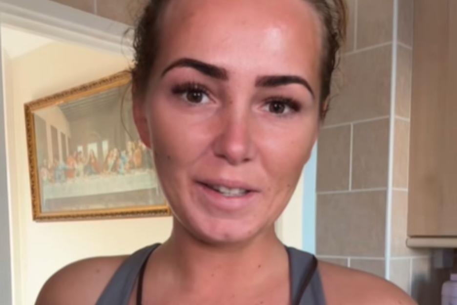 I’m a traveller & my cleaning hacks are from 2 generations – people think it’s dangerous but my grandmother did it
