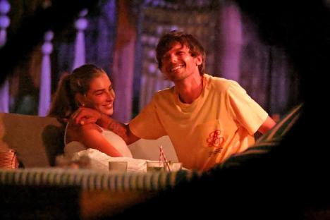 Louis Tomlinson and Zara McDermott at Banana Beach in Costa Rica.