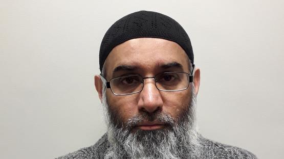 Hate preacher Anjem Choudary suspected of inspiring Manchester terrorist prison officer attack as he is moved from jail