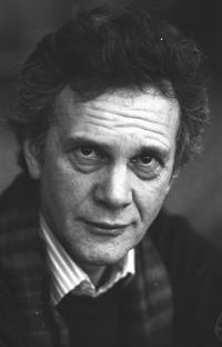 Black and white portrait of actor Daniel Massey.