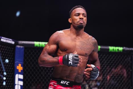 Lerone Murphy of England preparing for a UFC featherweight fight.