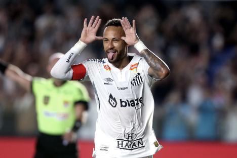 Neymar of Santos celebrating a goal.