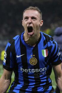 Davide Frattesi of Inter Milan celebrating a goal.