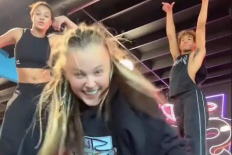 JoJo Siwa ‘is sending secret message to Chris Hughes’ say fans as she shows off sexy new dance moves