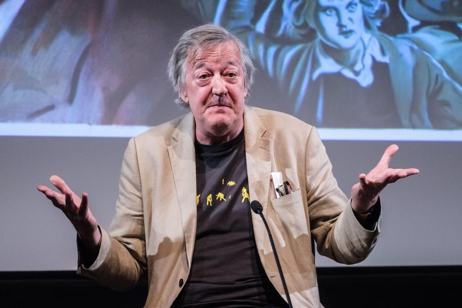 Stephen Fry speaking on stage at Mark Kermode in 3D.