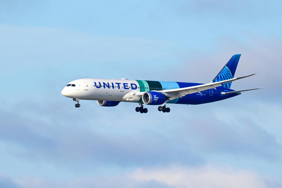 SAN FRANCISCO, CALIFORNIA - JULY 24: A United Airlines plane lands at San Francisco International Airport (SFO) in San Francisco, California, United States on July 24, 2025. (Photo by Tayfun Coskun/Anadolu via Getty Images)