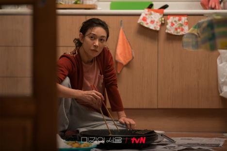 Jang Young Nam And Kim Sun Young Are Both Mothers Who Have Lost Their Husbands In New Drama “Our Unwritten Seoul” 6