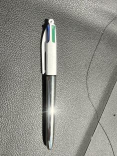 Pen found in Nasim Mumin's taxi.