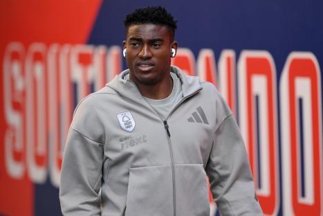 Taiwo Awoniyi of Nottingham Forest arriving at a stadium.