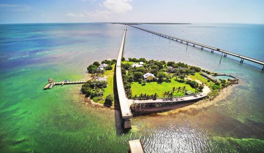Wild swims, space rockets and thrilling resorts hit the spot on a fly-drive tour of the Sunshine State