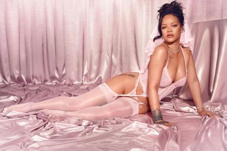 Rihanna’s sexiest lingerie shoots & the 6 signature moves she does to prove she’s one of the hottest women on the planet