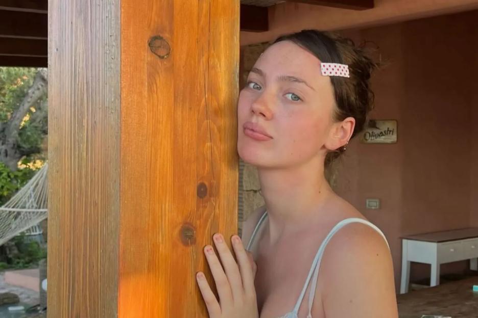 Nepo baby with Harry Potter star dad and Hollywood A-list mum turns 20 – can you guess who her famous parents are?