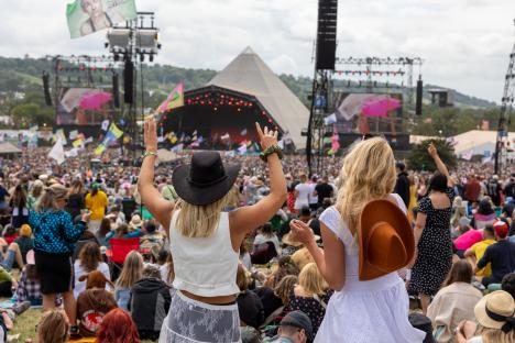 Urgent warning for Glastonbury ticket hopefuls over resale mistake that costs you hundreds if you miss sign