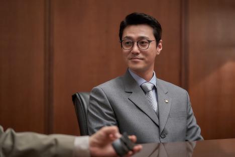 Lee Je Hoon, Yoo Hae Jin, Son Hyun Joo, And Choi Young Joon Become Entangled During A Financial Crisis In “Big Deal” 3
