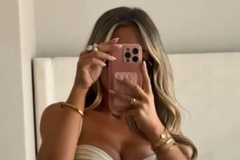 Love Island’s Samantha Kenny fuels Pete Wicks rumours as she goes on holiday with his former Towie co-star