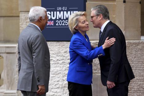 Keir Starmer greeting Ursula von der Leyen at a UK-EU summit.